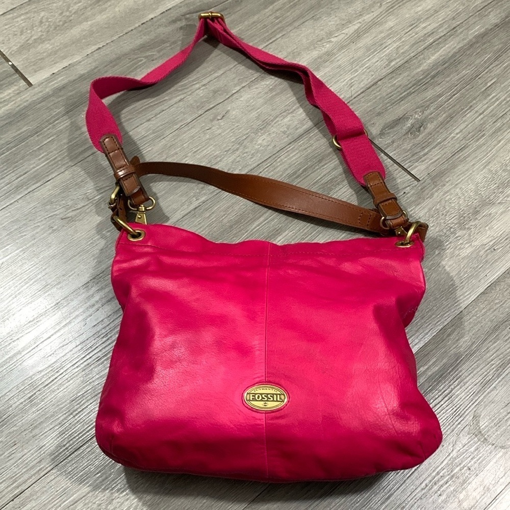 Fossil Explorers Hobo Fuchsia Leather Shoulder Bag with Crossbody Strap